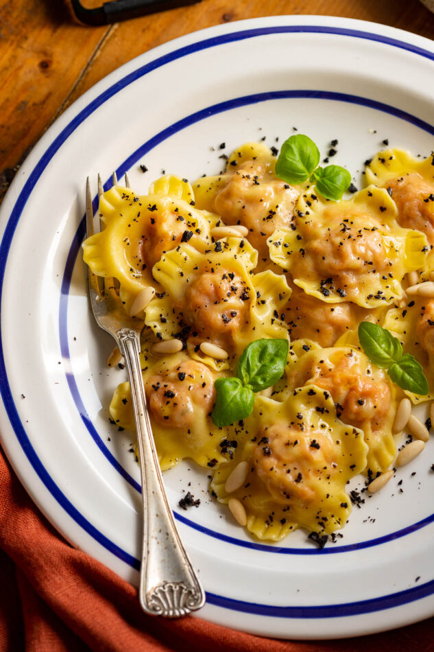 Ravioli ripieni di pappa al pomodoro